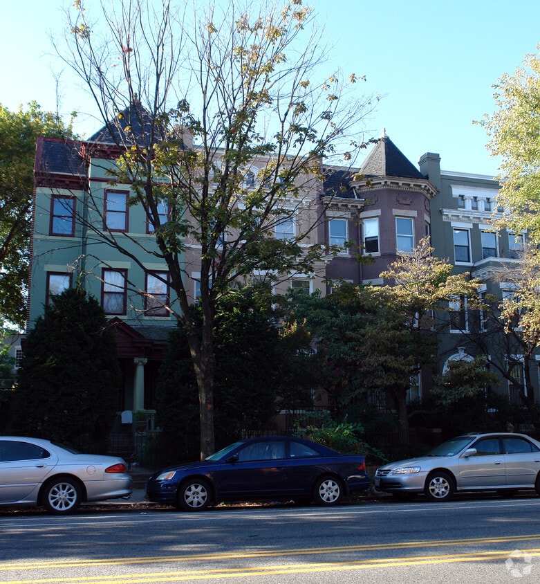 Building Photo - 1928 Calvert St NW