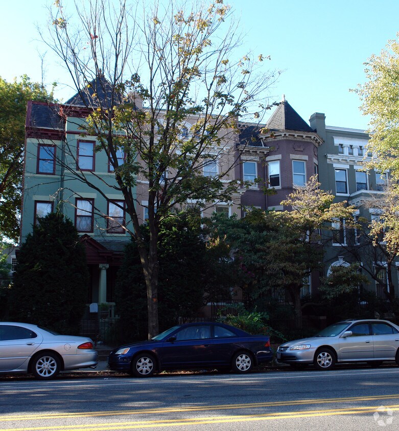 Foto del edificio - 1928 Calvert St NW