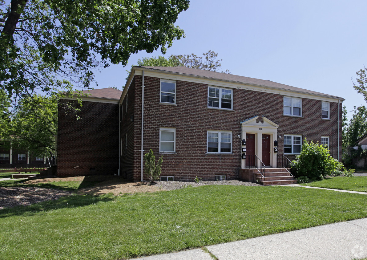 Primary Photo - Ellington Street