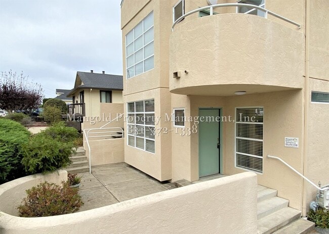 Building Photo - 333 Larkin St