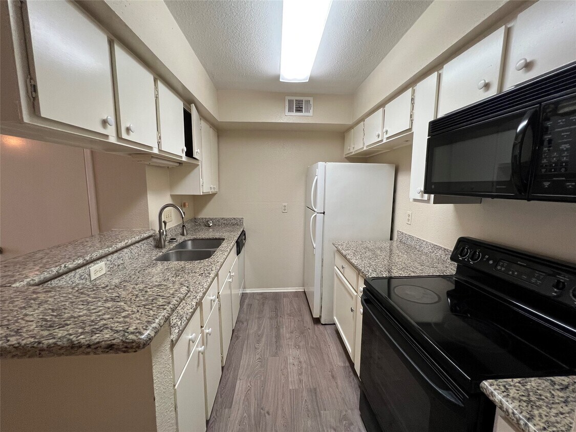 Foto principal - 2100 Wilcrest Dr