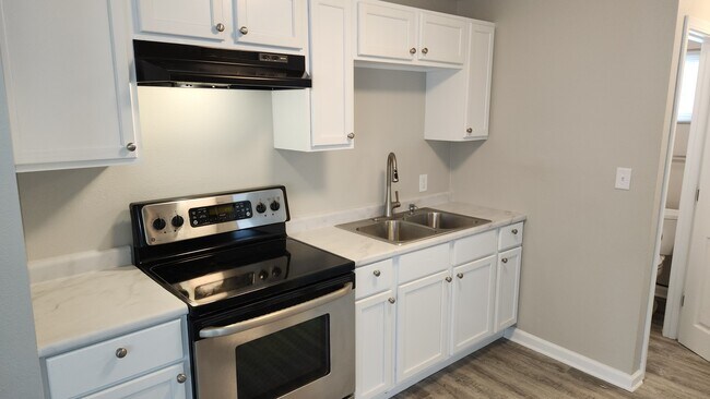 Foto del edificio - 30917 Shady Ln