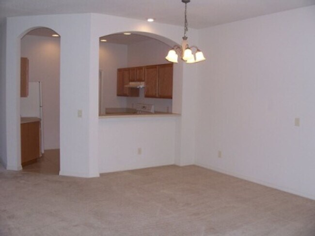 Foto del edificio - 1586 W Spring Meadow Loop