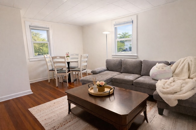 Sala de estar - Vista 2 - 131 Livingston Ave