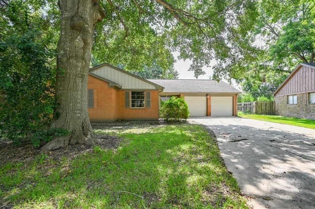 Building Photo - 1507 Bayou Dr