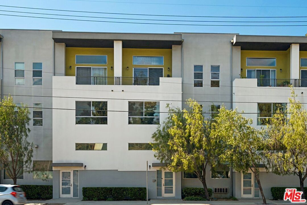 Primary Photo - 2399 Silverlake Blvd