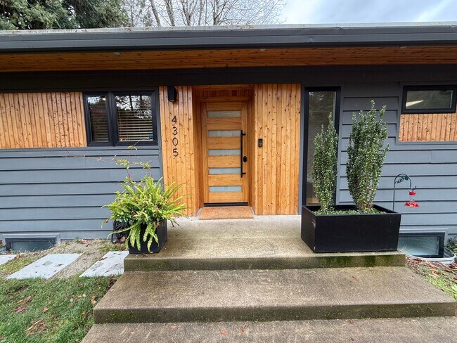 Building Photo - Incredible 4 bed, 3 bath SW Portland Home!...
