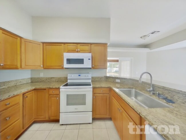 Building Photo - 4369 Montano Ave