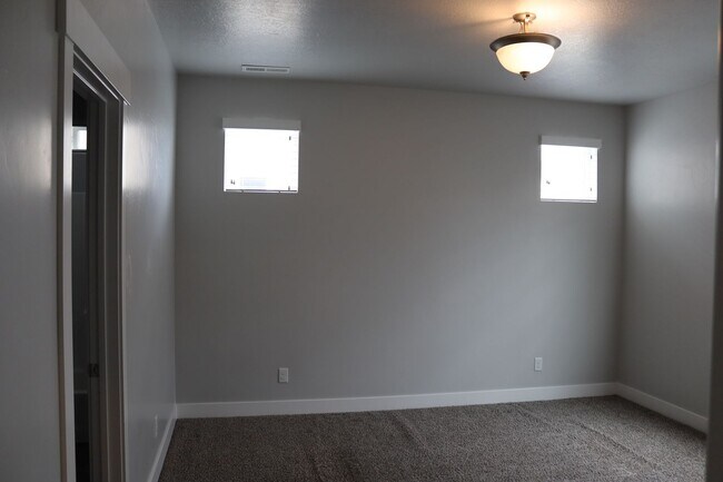 Building Photo - Beautiful Condo in Vineyard