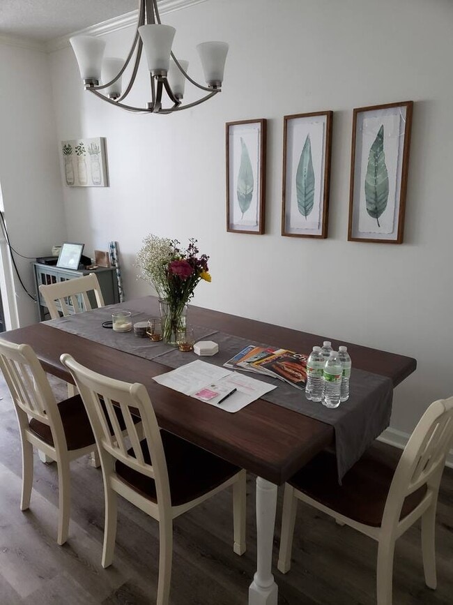 Living room w/Dining Room Table - 405 W 7th St