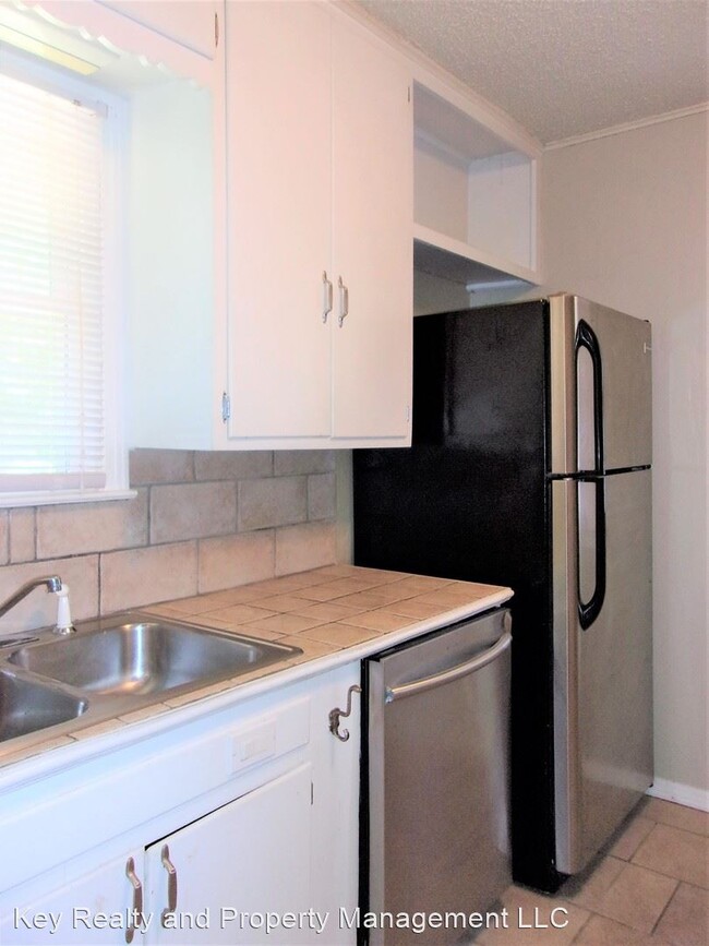 Building Photo - 3 br, 1 bath House - 1612 Downing St