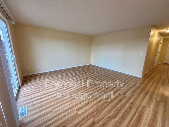 Foto del edificio - 1414 Brandt Rd