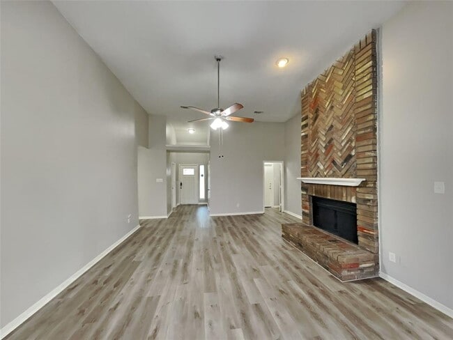 Building Photo - 17703 Seven Pines Dr