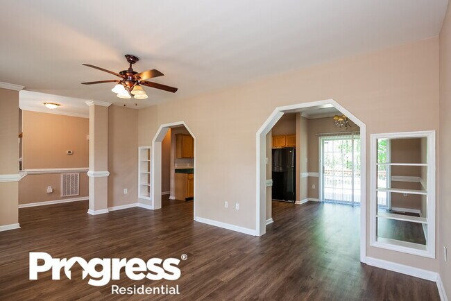 Building Photo - 906 Houston Heights Rd