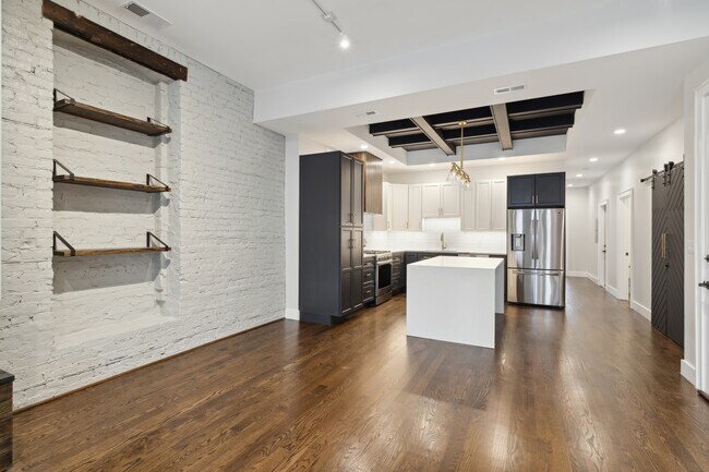 Building Photo - 1516 N Milwaukee Ave