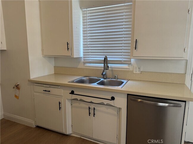 Foto del edificio - 4213 166th St