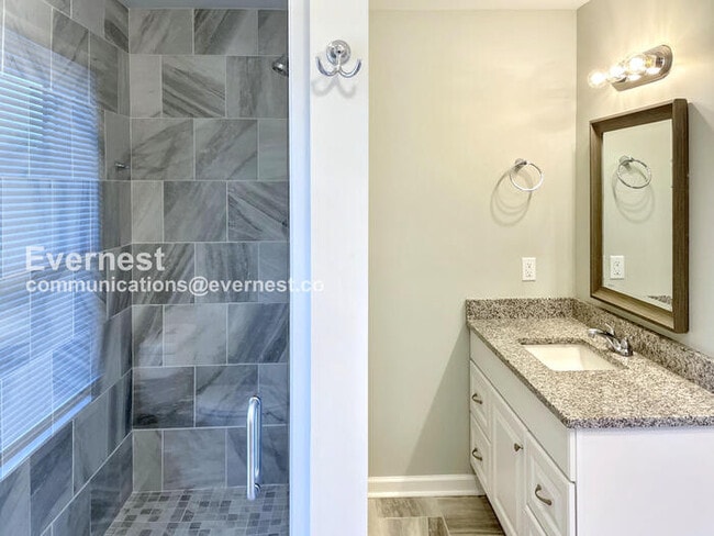 Foto del edificio - 1003 Oleander Dr