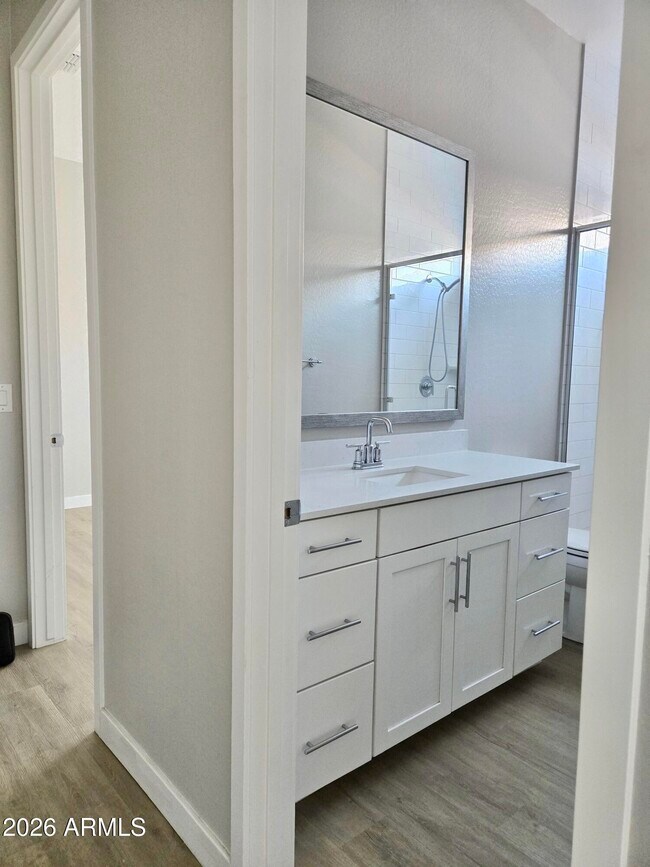 Foto del edificio - 2568 E King Bird Dr