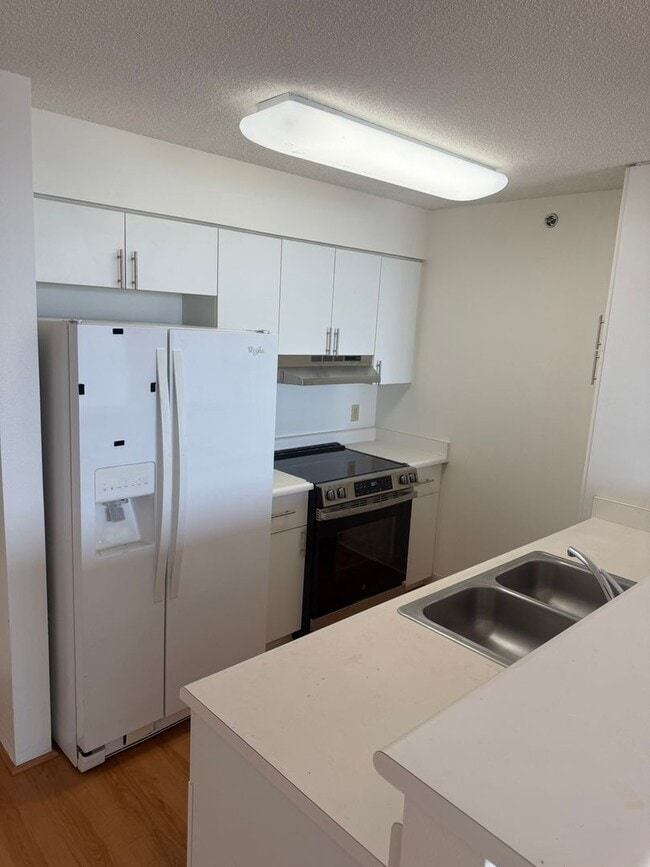 Photo - AC in Every Room. TWO Parking Stalls. Apartment