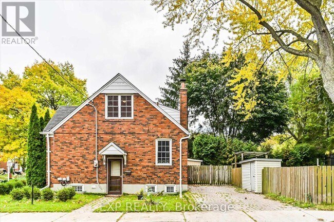 Photo du bâtiment - 40 PLAXTON(UPPER LEVEL) DRIVE