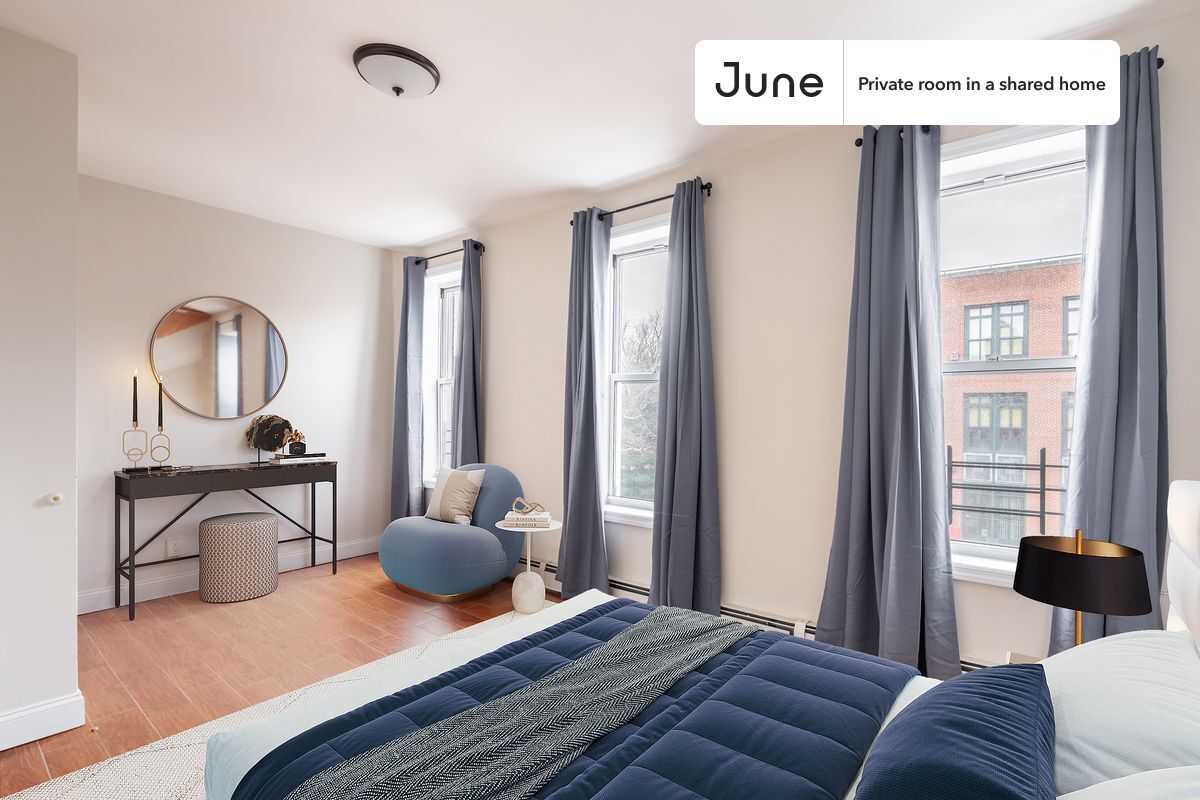 Foto principal - Room in Shared 3 bed/1 bath home