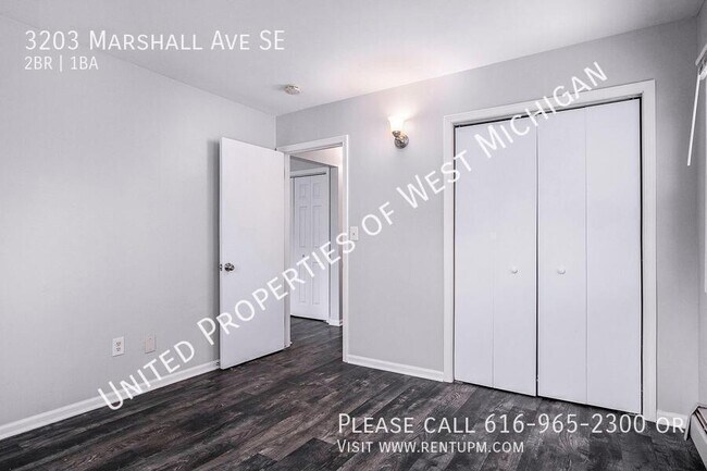 Building Photo - 3203 Marshall Ave SE