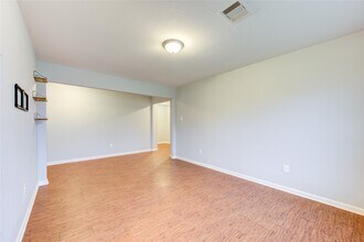 Building Photo - 503 W Linney St