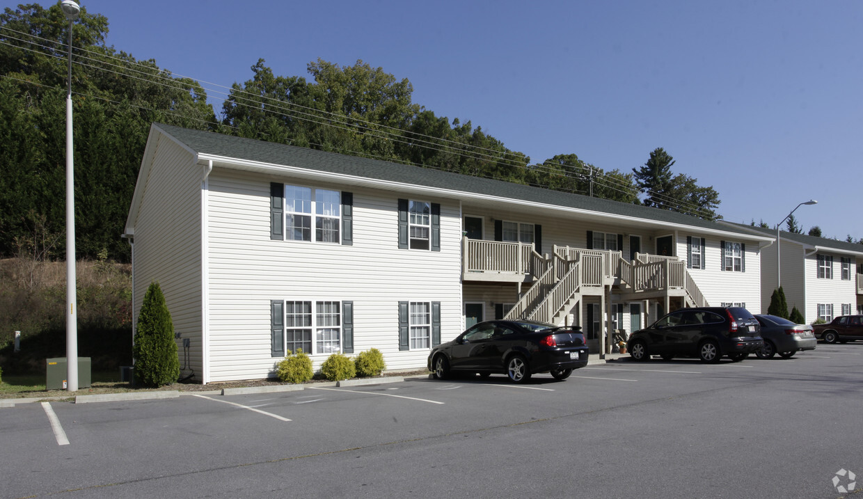 Primary Photo - Creekside at Asheville