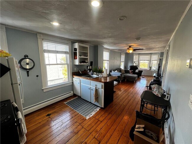 Foto del edificio - 235 Spring St