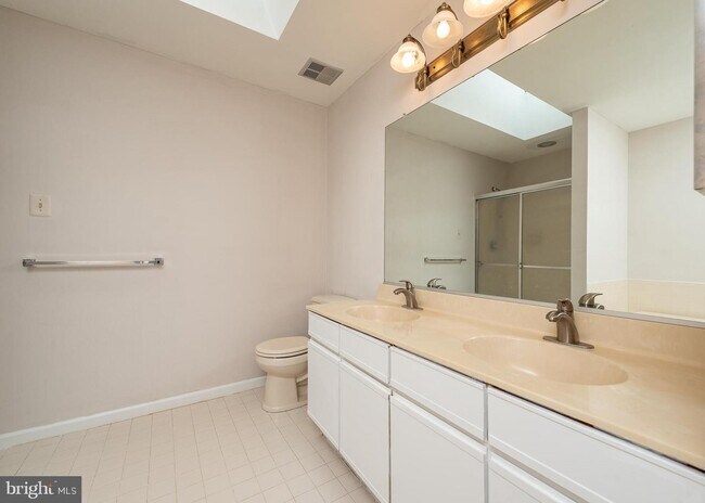 Foto del edificio - 10355 Waverly Woods Dr