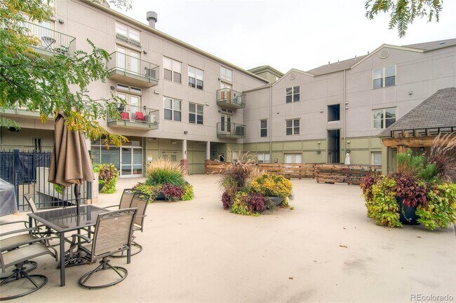Foto del edificio - 837 E 17th Ave