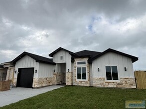 Building Photo - 3002 Eliseo Villarreal Ave