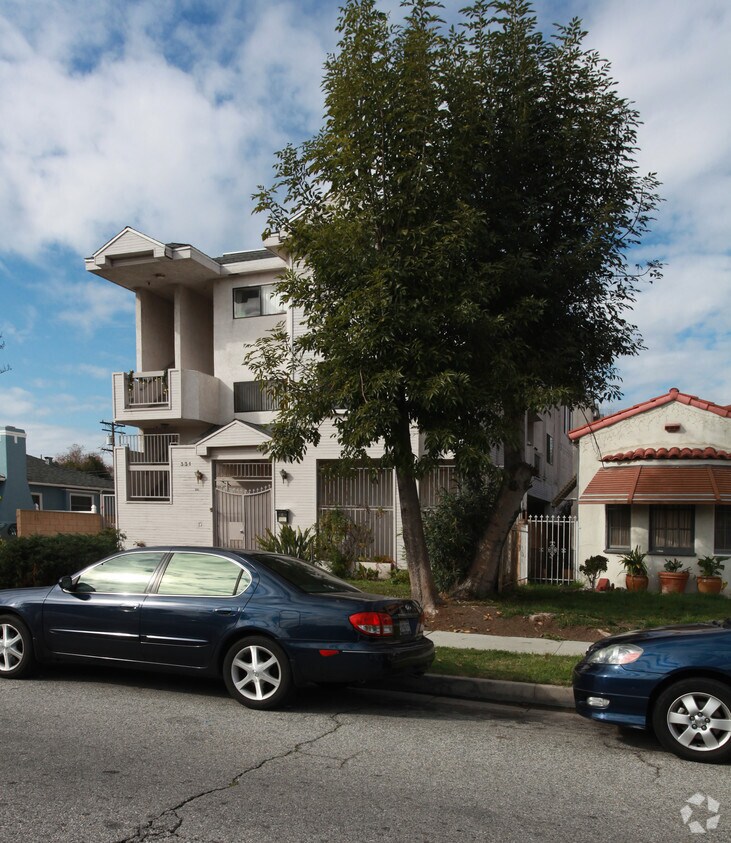 Foto del edificio - 331 Irving Ave