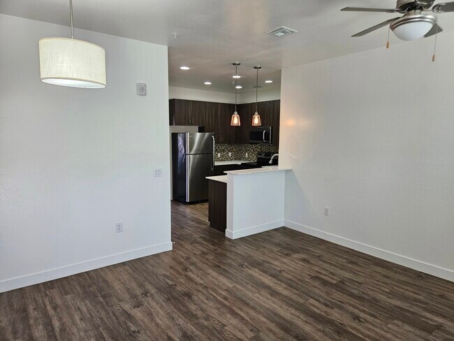 Foto del edificio - 8053 E Thomas Rd