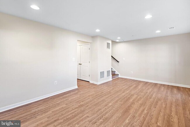 Foto del edificio - 1549 Wilmer Park Ln