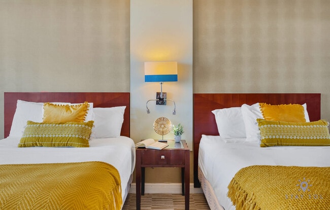 Building Photo - 18001 Collins Ave