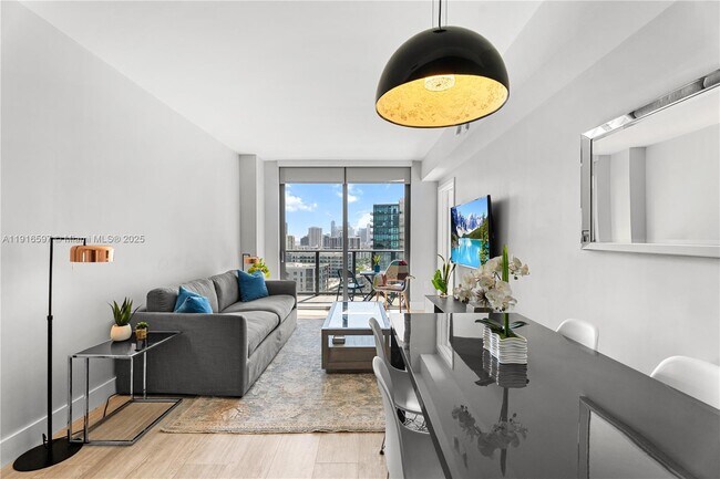 Foto del edificio - 121 NE 34th St