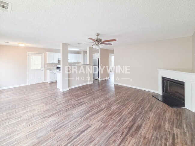 Foto del edificio - 6202 Hickory Ln Cir
