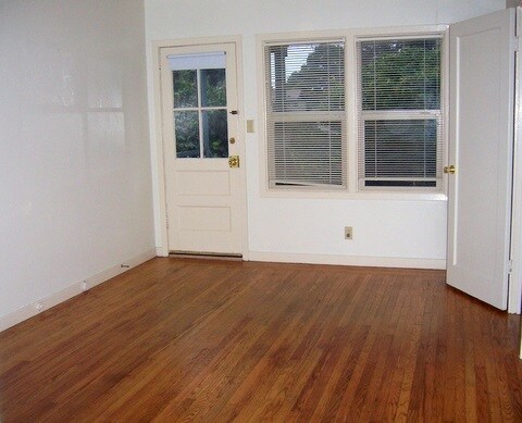 Building Photo - 2138 McKinley Ave