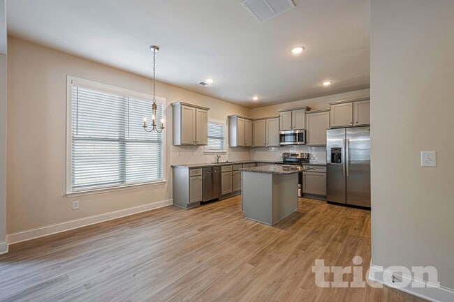 Building Photo - 210 Margrave Dr