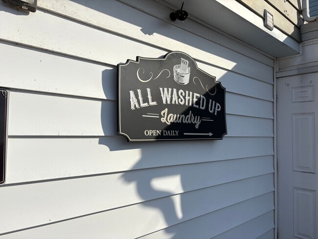 Foto del edificio - 114 S Market St