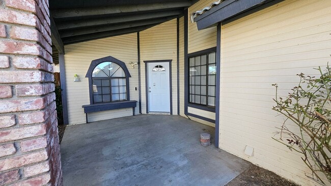 Building Photo - Beautifully Updated 3 Bedroom, 2 Bathroom Home in a Quiet Cul-de-Sac!