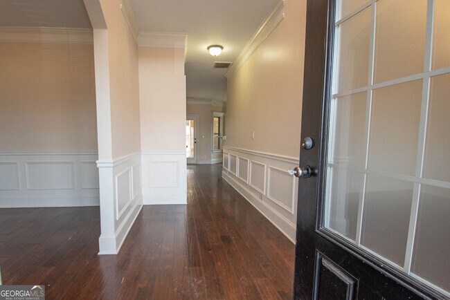 Building Photo - 77 Village Park Dr