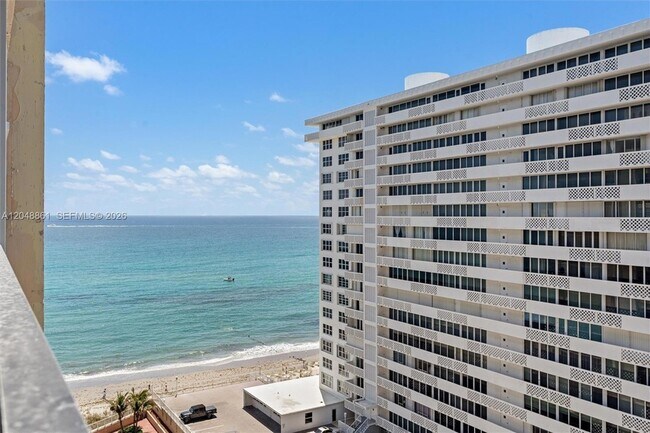 Foto del edificio - 1180 S Ocean Blvd