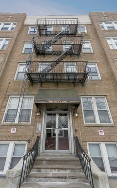 Building Photo - 251 Beacon Ave