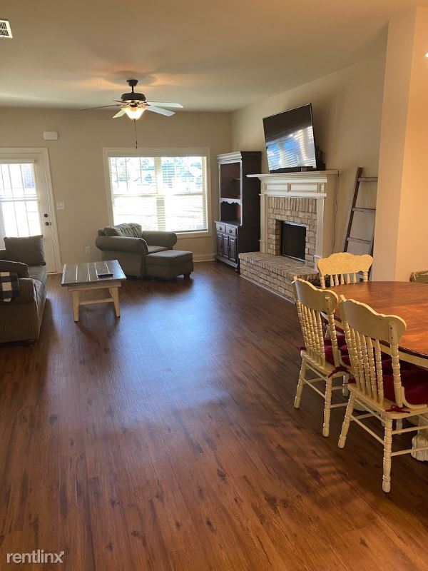 Foto del edificio - 4 br, 3 bath House - 1057 Hartwell Road