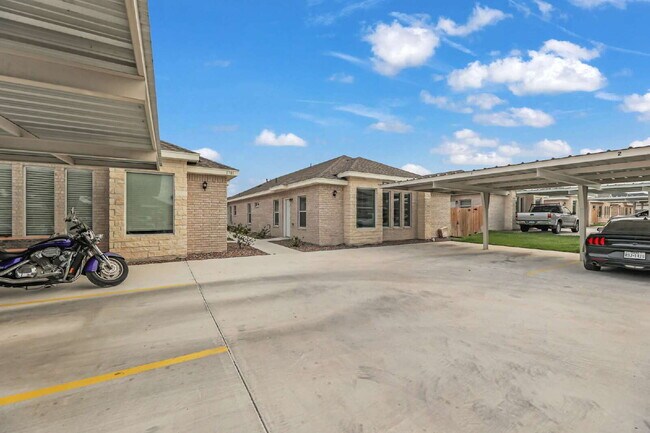 Foto del edificio - 5701 Nightingale Ave