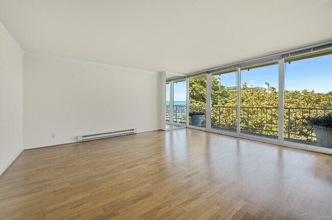 Foto del edificio - 1725 Taylor St