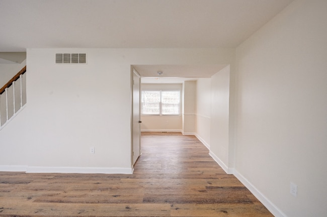 Building Photo - 23 Brucester Bridge Ct