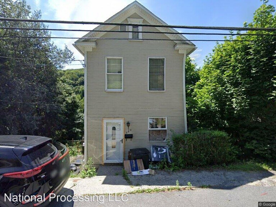 2 br, 1 bath House 389 Lunen St House Rental in Johnstown, PA